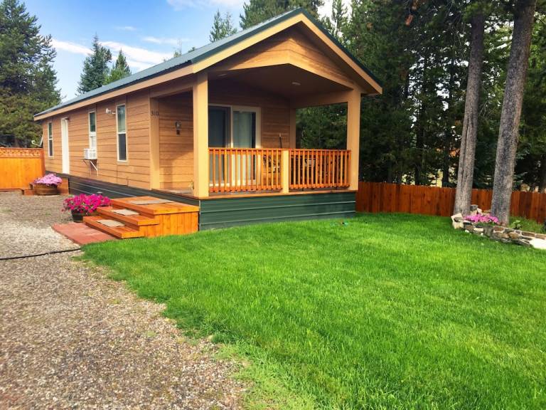 Cabin West Yellowstone